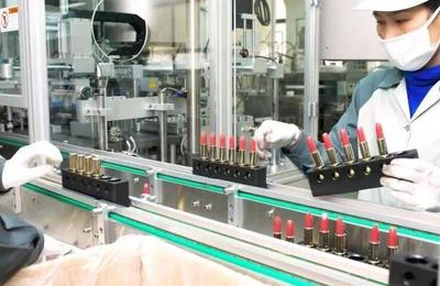 東方美谷迎盛會(huì) 國際化妝品大會(huì)在奉賢開幕,引領(lǐng)行業(yè)技術(shù)新浪潮